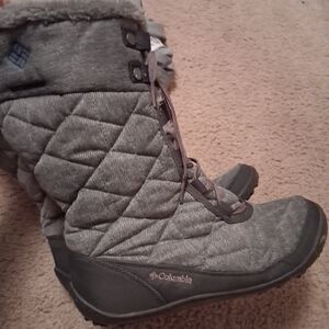 Columbia Gray Quilted Lace-Up Winter Boots